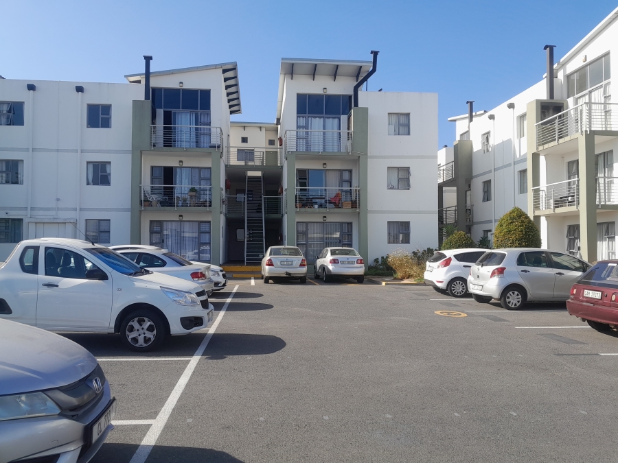 2 Bedroom Property for Sale in Whispering Pines Western Cape